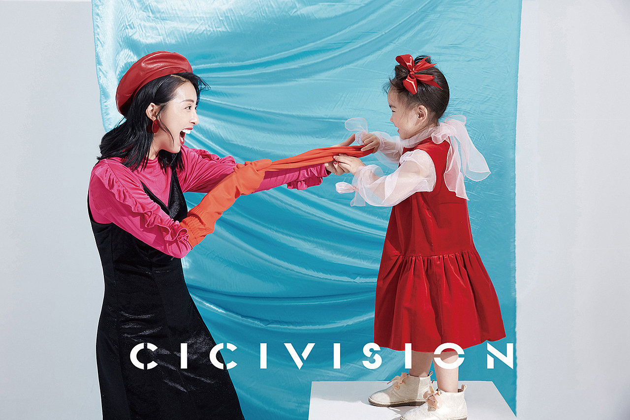 艺人:《黄小蕾》