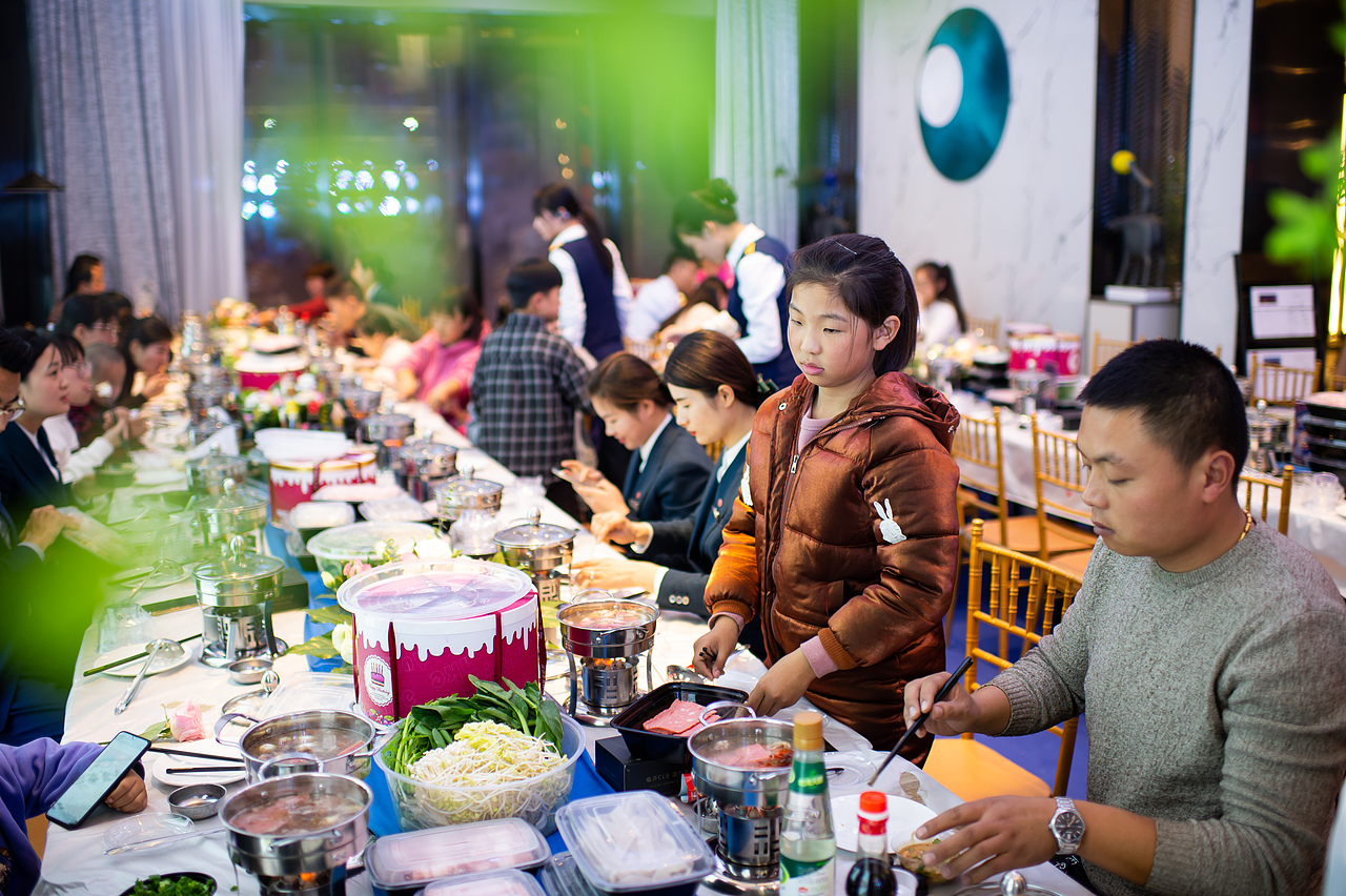 客户答谢暖场火锅宴（融创世樾城）（图ZMTkwNjA5NjY4） - 人文/纪实摄影 - 站酷设计师放狼的小羊原创素材 - 站酷ZCOOL