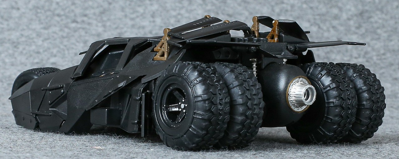 海洋堂 黑暗骑士蝙蝠车