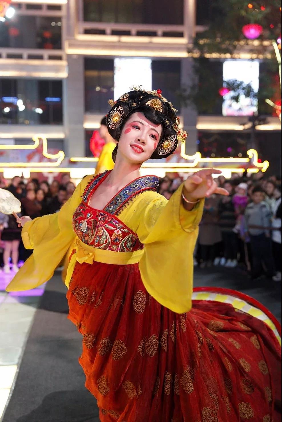 梦回大唐西安不倒翁