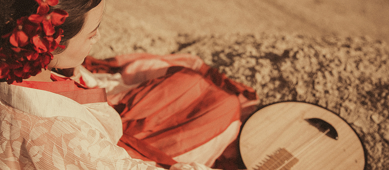 何事秋风悲画扇