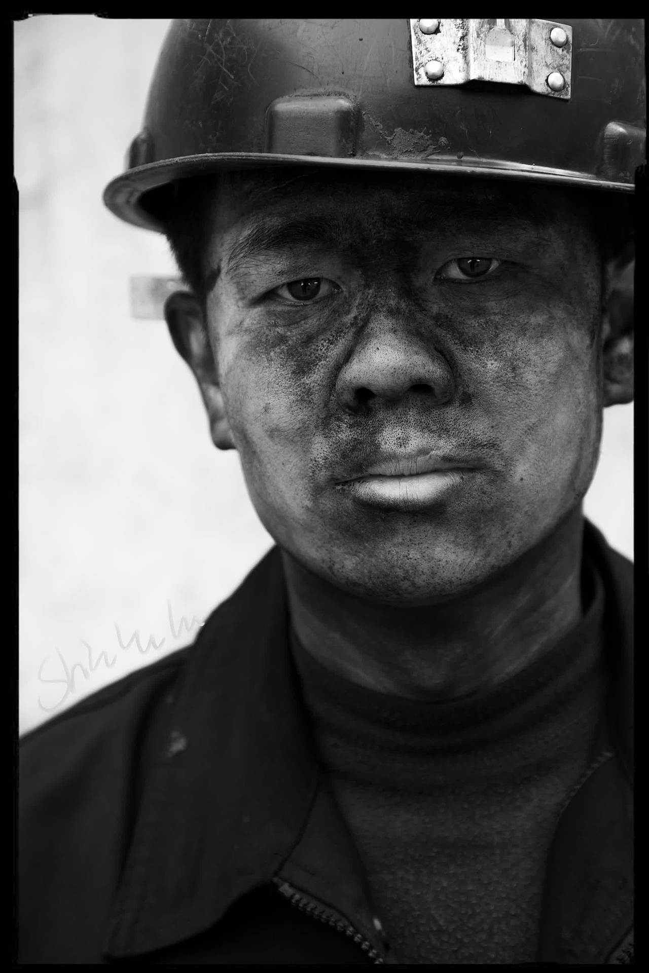 矿工人像
