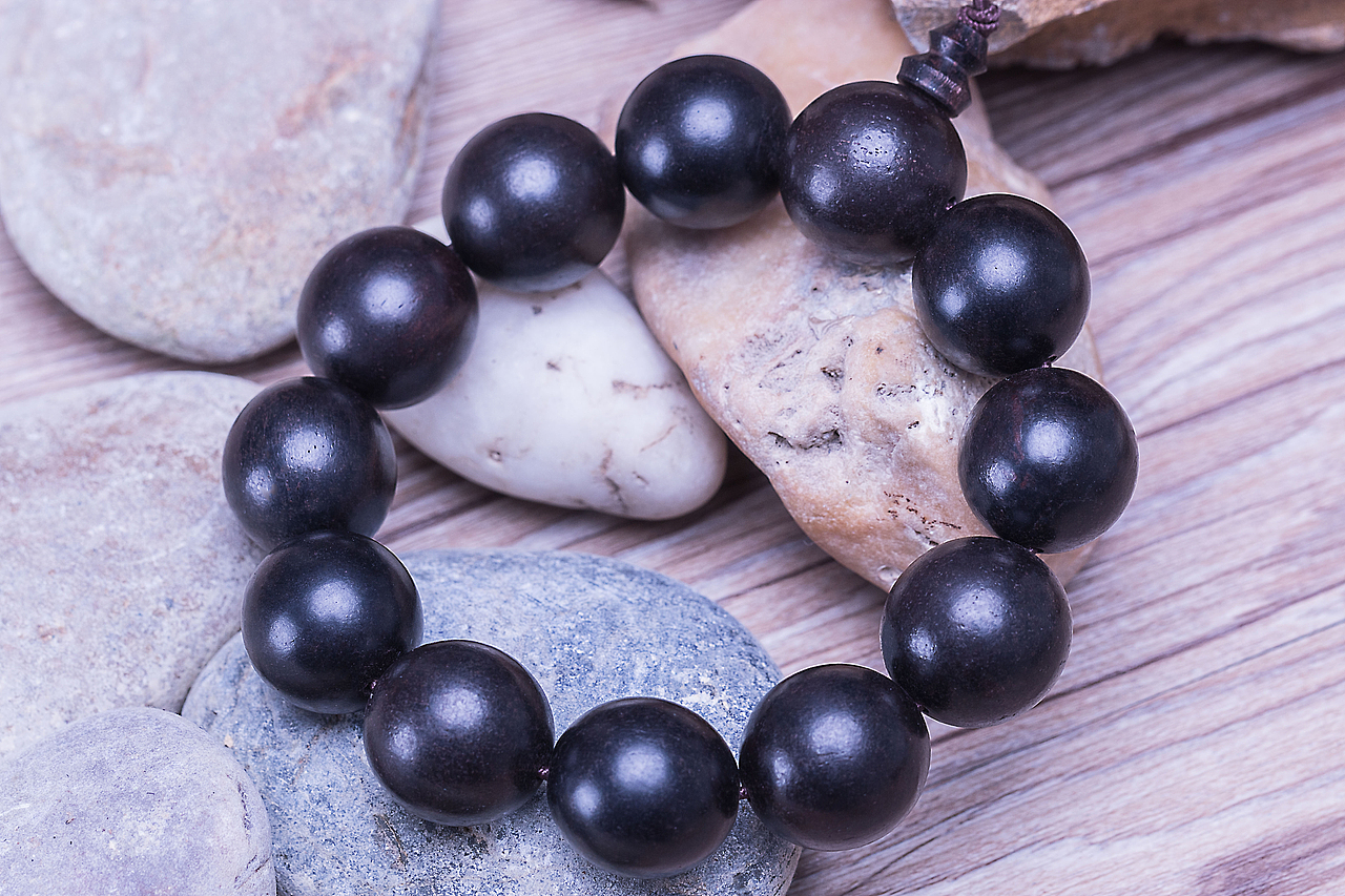 紫光檀文玩佛珠手串电商产品摄影