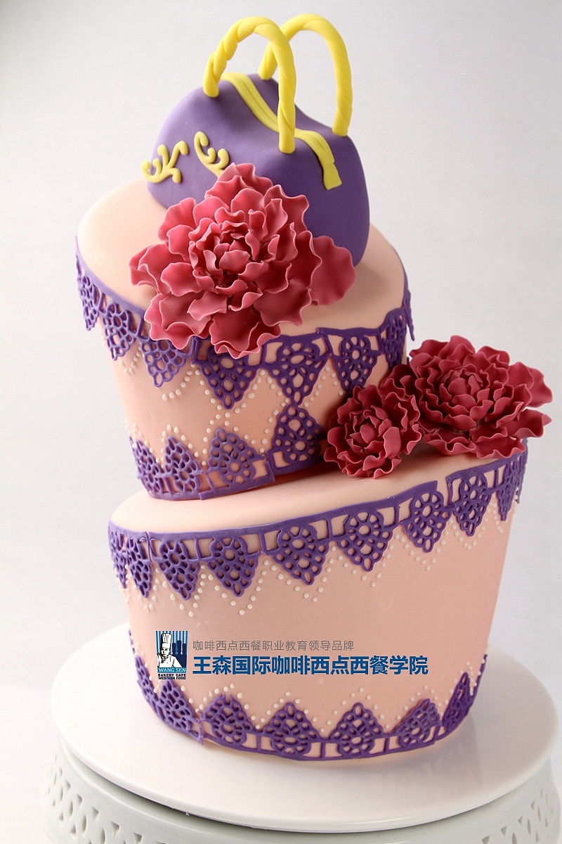 时下流行的翻糖蛋糕造型
