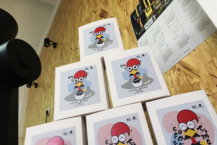 酷鸡X云咖啡联合挂耳咖啡（图ZNjgzODE1NDA=） - 商业插画 - 站酷设计师JSDDESIGN原创素材 - 站酷ZCOOL