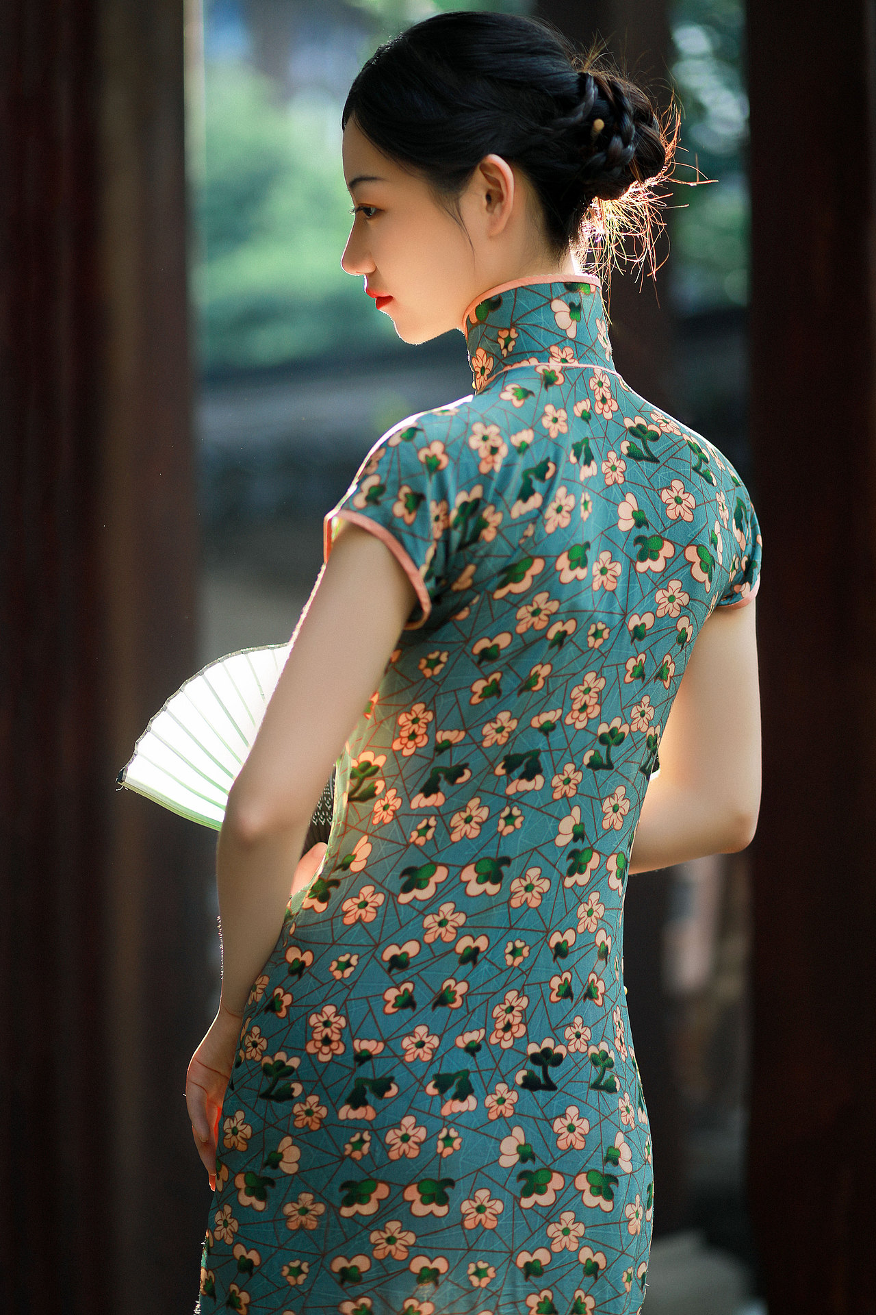 最是那一低头的温柔（图ZMjI3NjcwNDc2） - 人像摄影 - 站酷设计师子诺ZiNeo原创素材 - 站酷ZCOOL