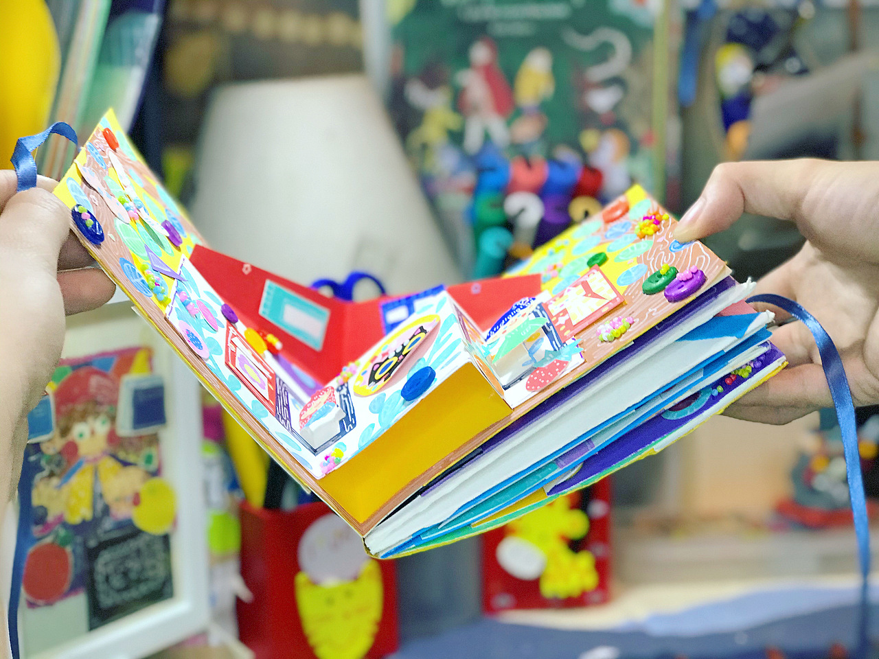 《WE ARE...》——手工儿童立体书