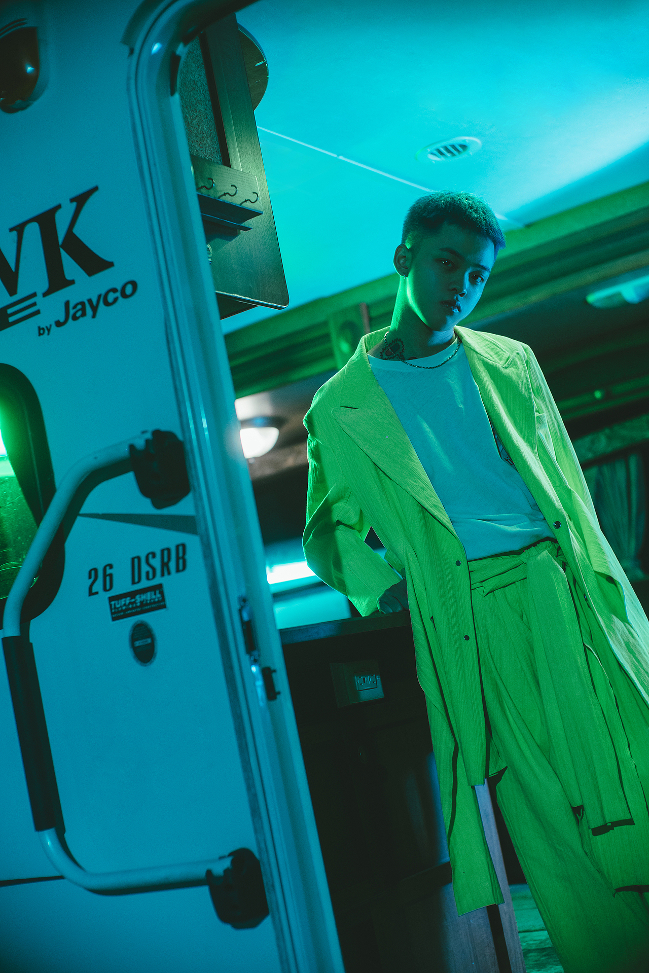 李佳隆 You ain't me - JelloRio [EP] Cover/Poster（图ZMjMxNDUyNDQ4） - 人像摄影 - 站酷设计师叉烧xs原创素材 - 站酷ZCOOL