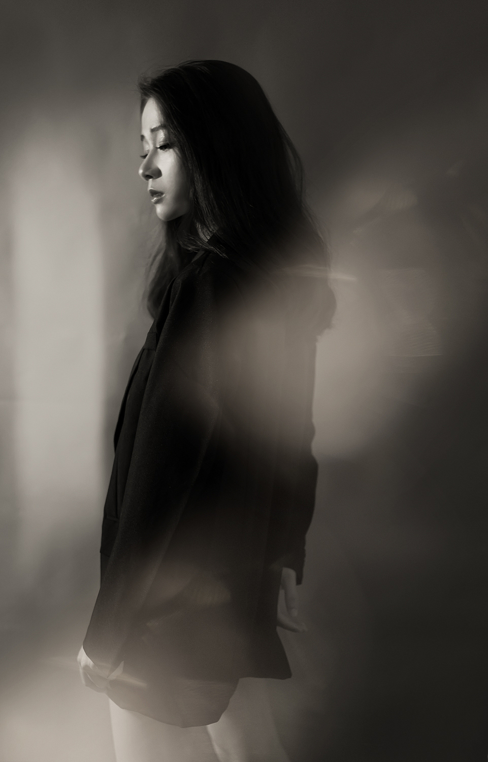 NORA 小姐姐的黑西装拍摄