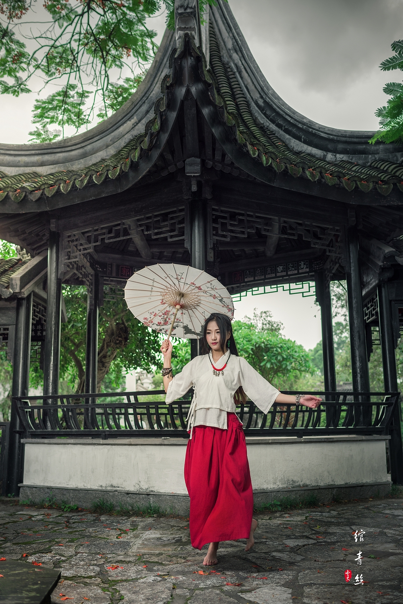 《绾青丝》（图ZNTA2MjM4OTI=） - 人像摄影 - 站酷设计师travelling_t原创素材 - 站酷ZCOOL