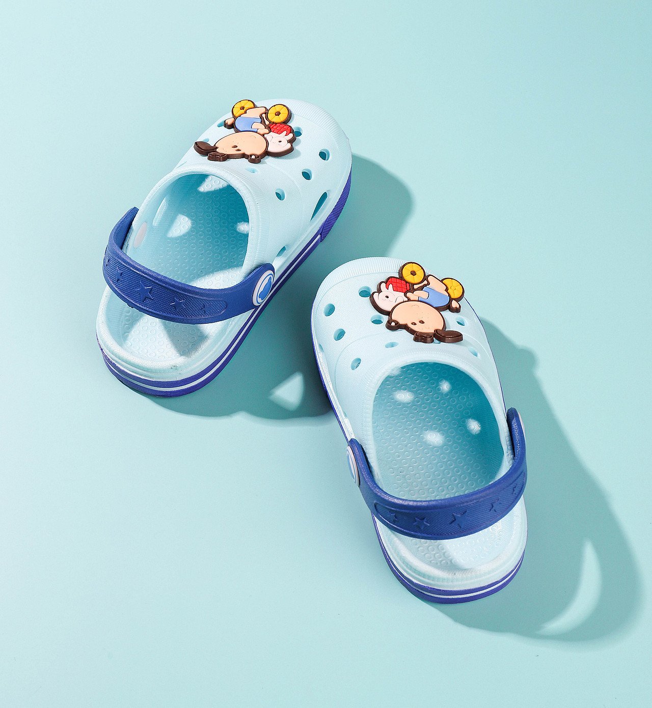 童鞋拍攝（圖ZMjA2NjczNDYw） - 產(chǎn)品攝影 - 站酷設(shè)計(jì)師錢曉濤原創(chuàng)素材 - 站酷ZCOOL