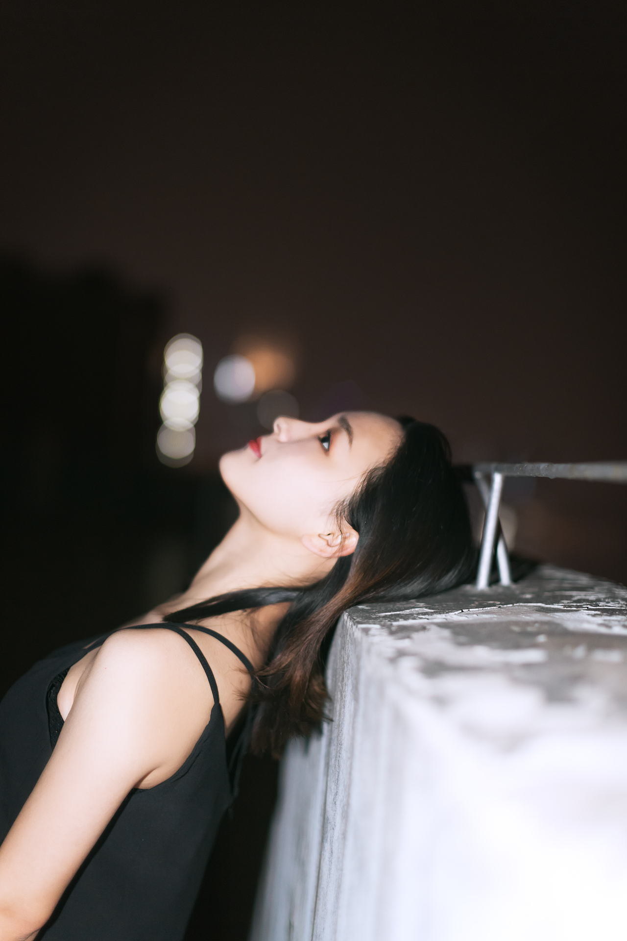 风很大 你很美（图ZMTExODYwNDU2） - 人像摄影 - 站酷设计师岩闌原创素材 - 站酷ZCOOL