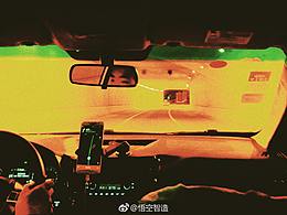 - 除 了 欢 歌 ，都 似 浪 潮 。