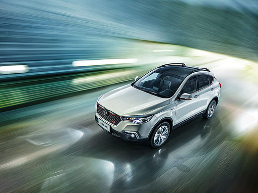 汽车修图-一汽奔腾X80 棚拍合成