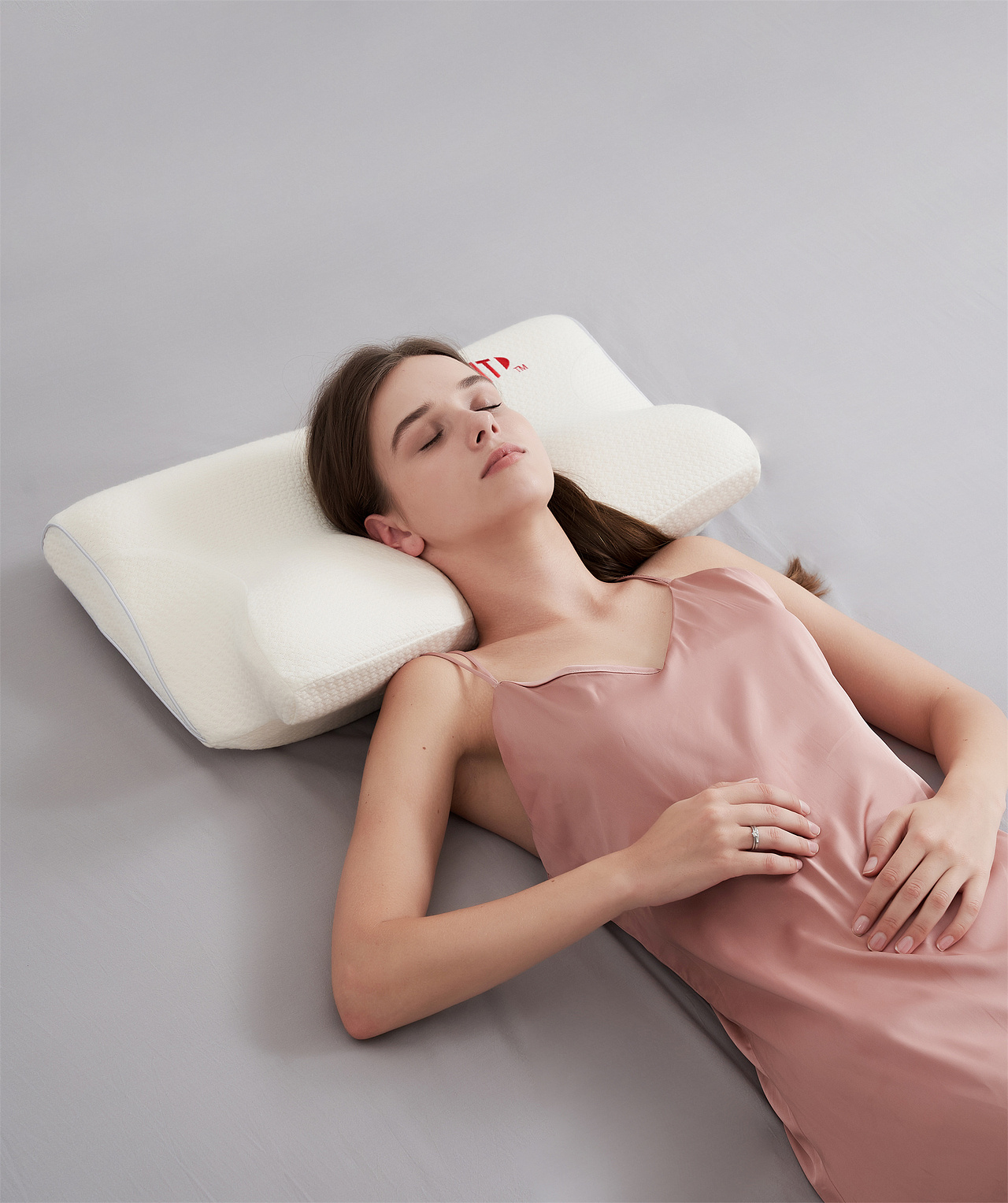 枕头拍摄-家纺摄影（图ZMjY5NzUyMDUy） - 产品摄影 - 站酷设计师熊猫家纺商业摄影原创素材 - 站酷ZCOOL