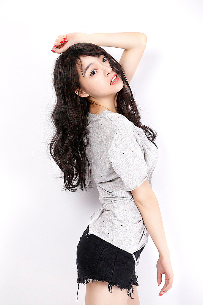 摄影:芫茱姑娘 出镜:演员余心恬