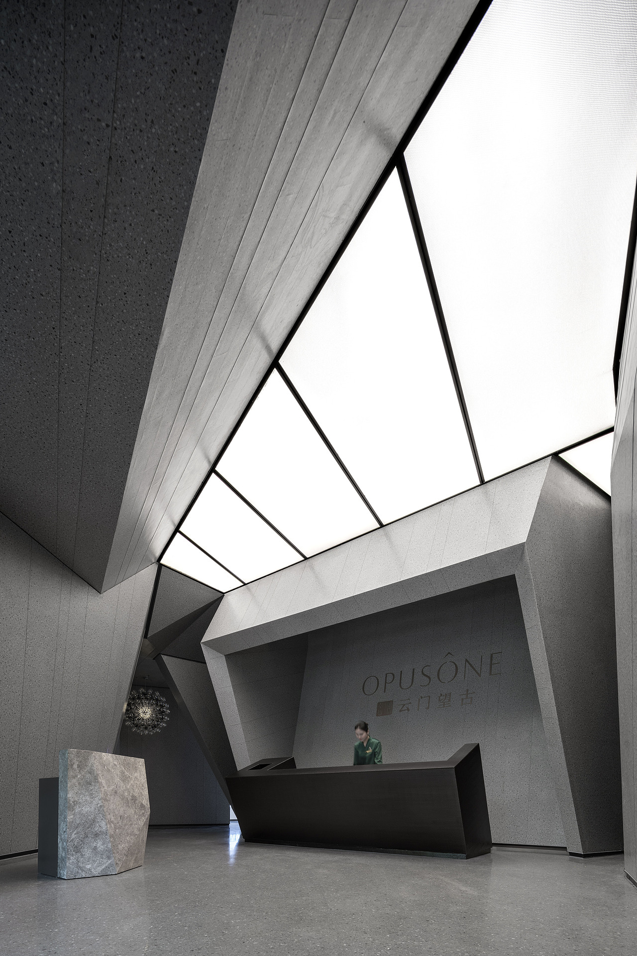 钻石切割般的售楼空间，极简纯粹，张力十足！（图ZMjQwMTI2NDEy） - 商业空间设计 - 站酷设计师道胜设计原创素材 - 站酷ZCOOL