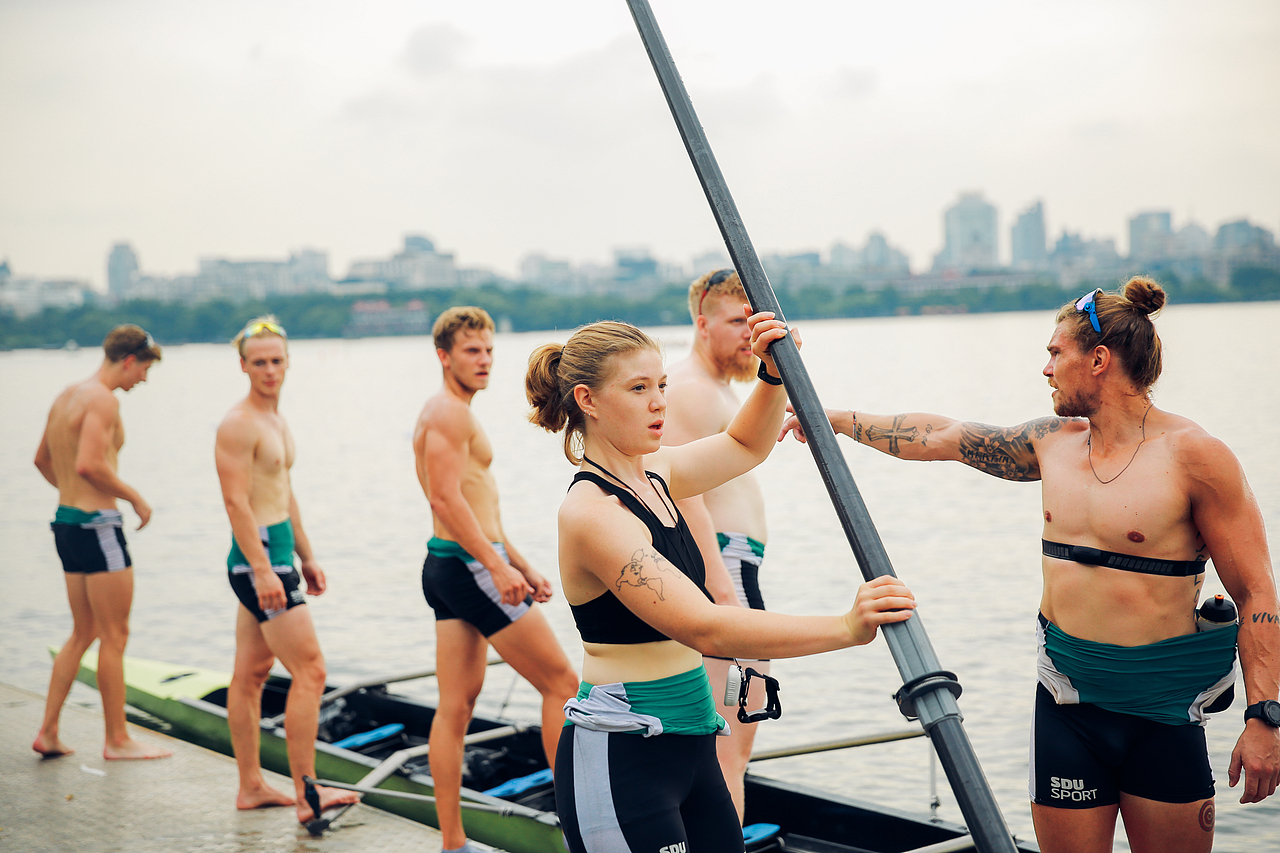 赛艇队还是男模队