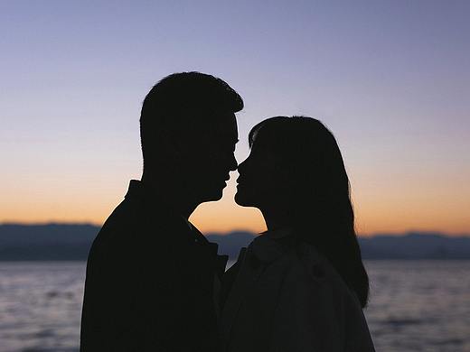 日出婚纱照