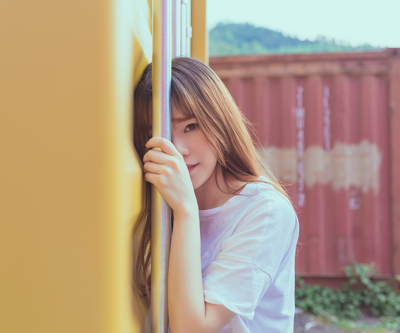 集装（箱）少女（图ZMTEzMjQzNDQ4） - 人像摄影 - 站酷设计师是哒哒鸭原创素材 - 站酷ZCOOL