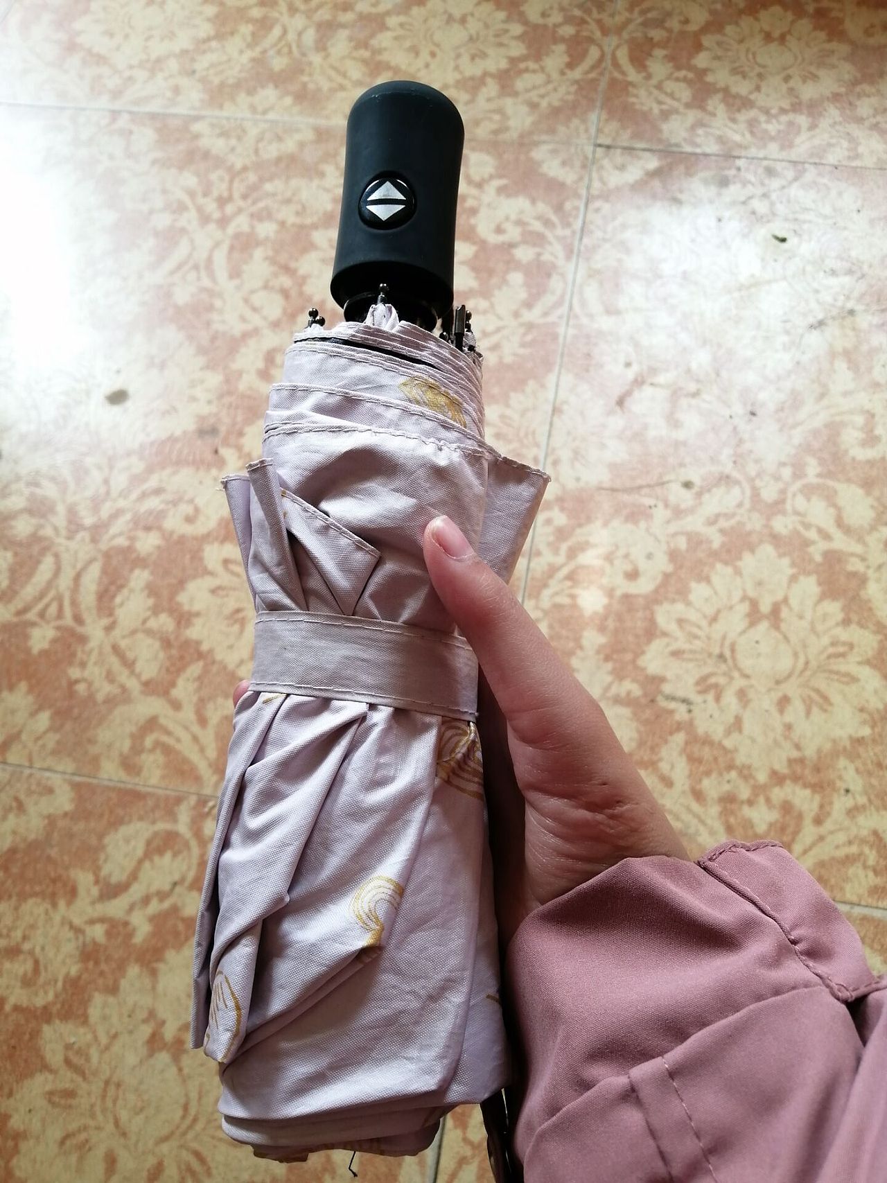 我的粉红小破伞拟人逐渐没了伞的样子