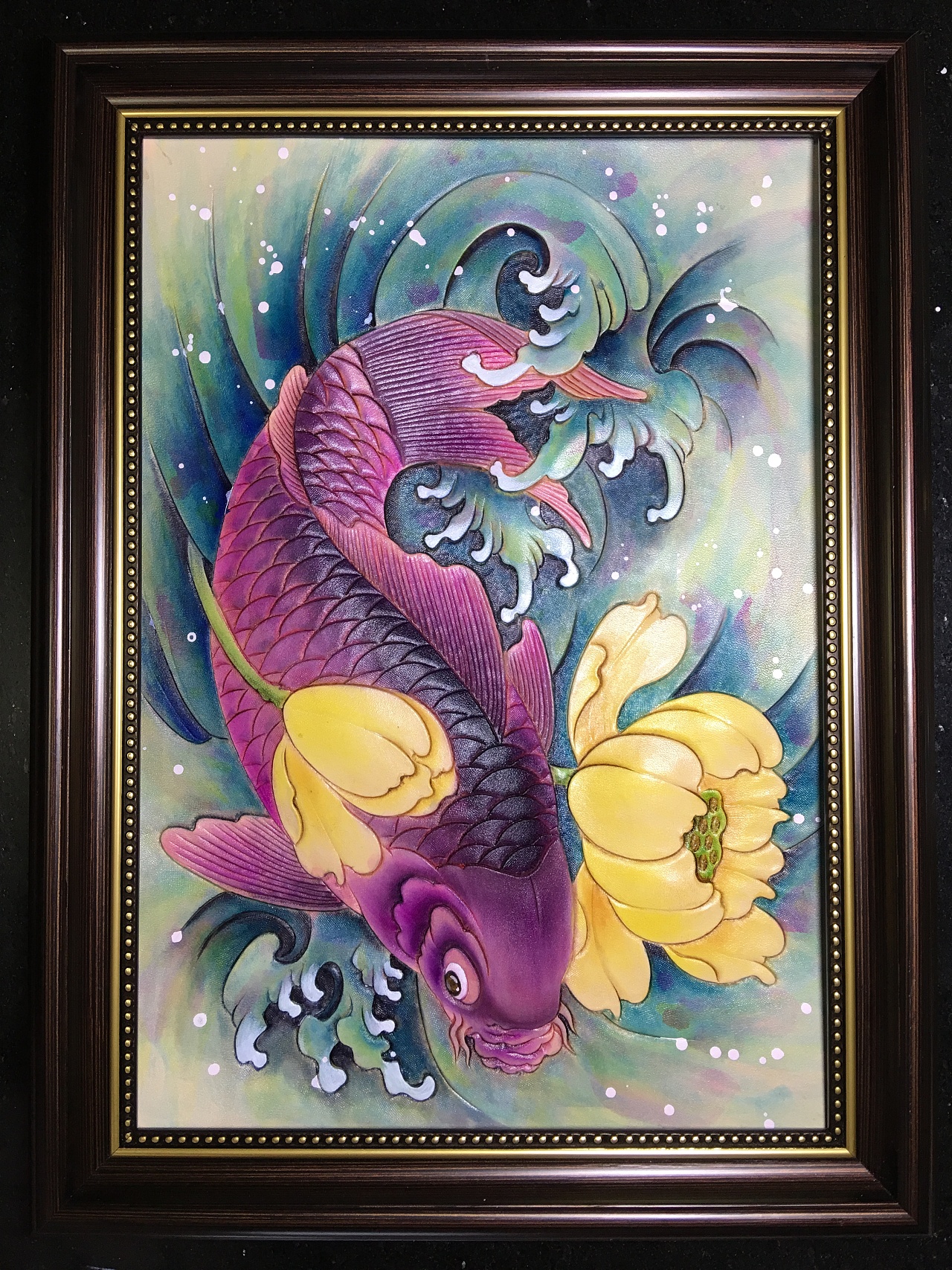 皮雕画—-紫色锦鲤