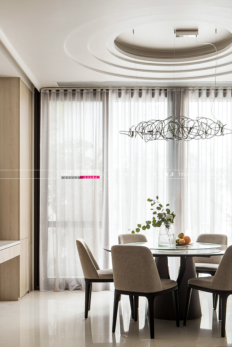 300㎡都市大宅,简约中渗透着爱与温暖!