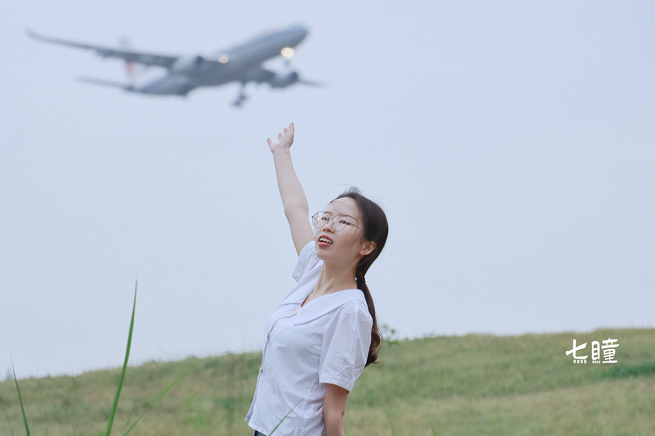 初夏麦田,伸手可触的微风