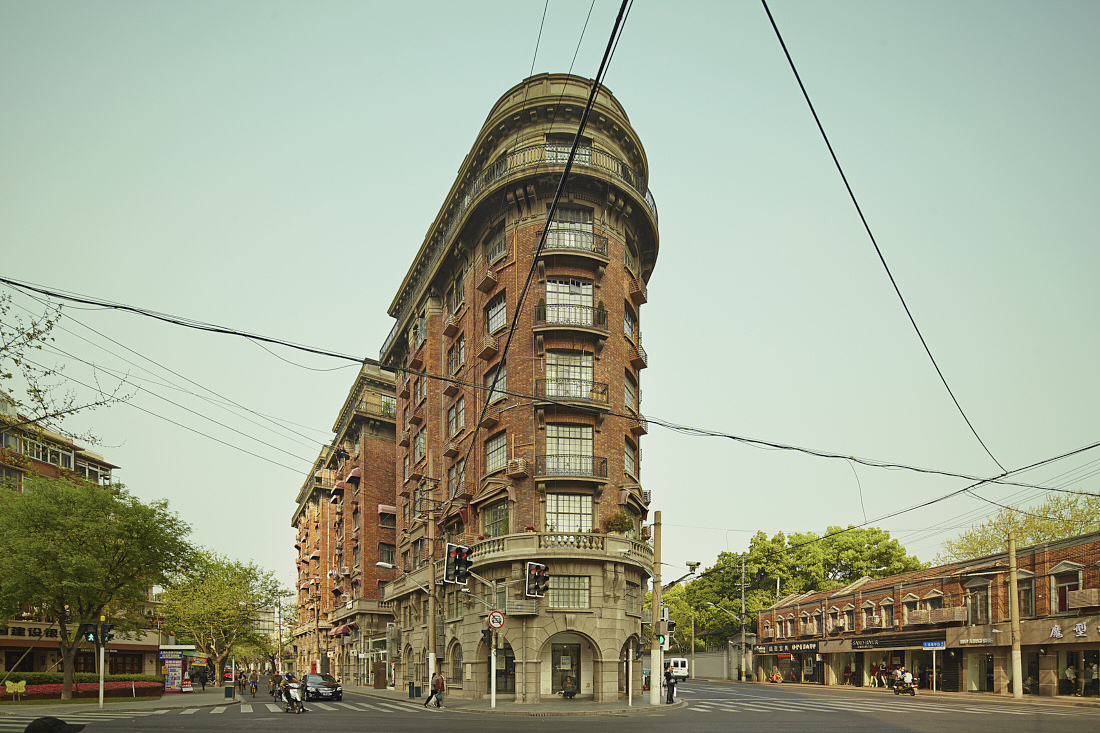 初夏的上海 邬达克设计的诺曼底公寓.