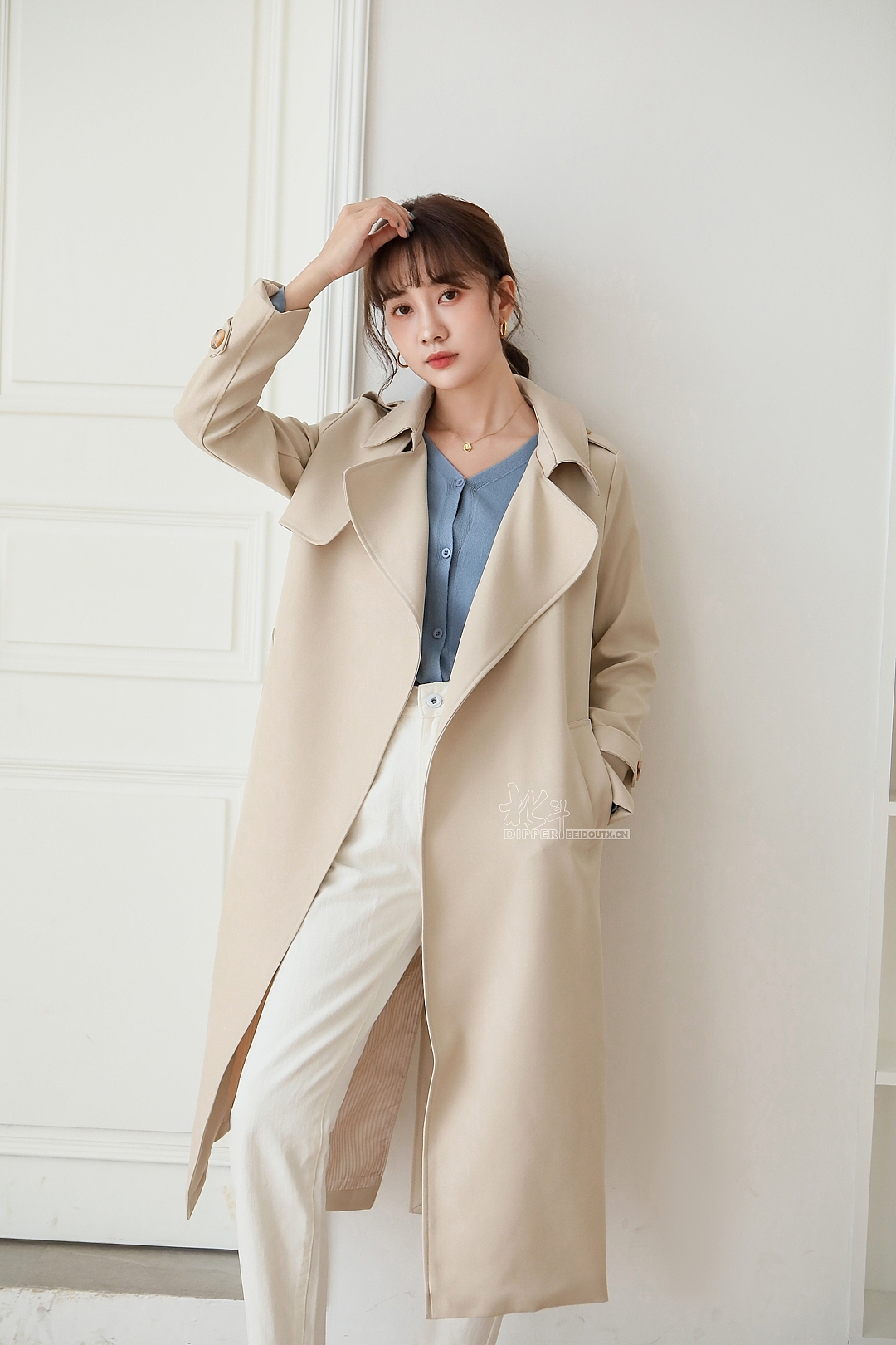 女装风衣毛妮外套拍摄 女中长款韩版冬季风衣外套拍照