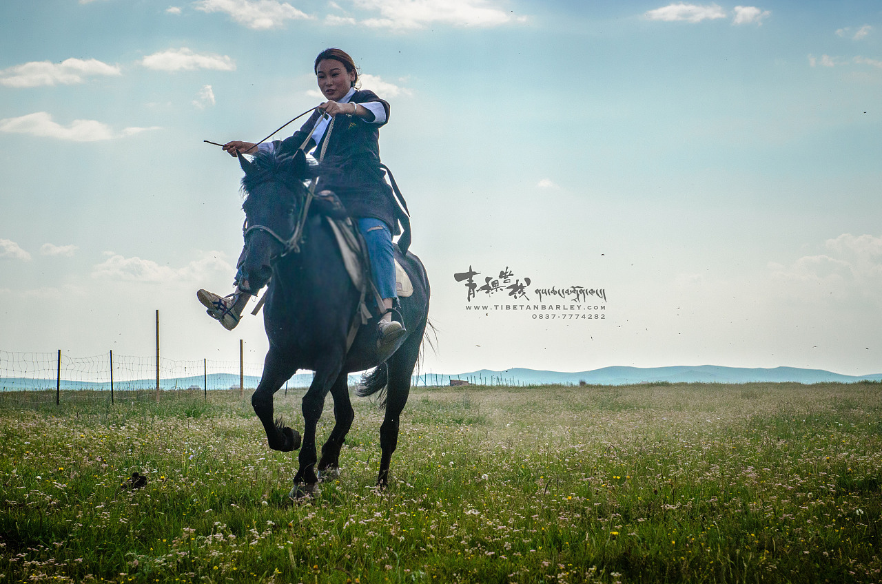 九寨沟藏装体验