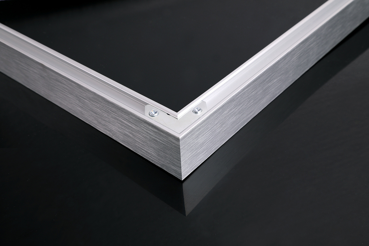 装饰画 拉丝 不锈钢相框静物 水晶 白底图场景图摄影