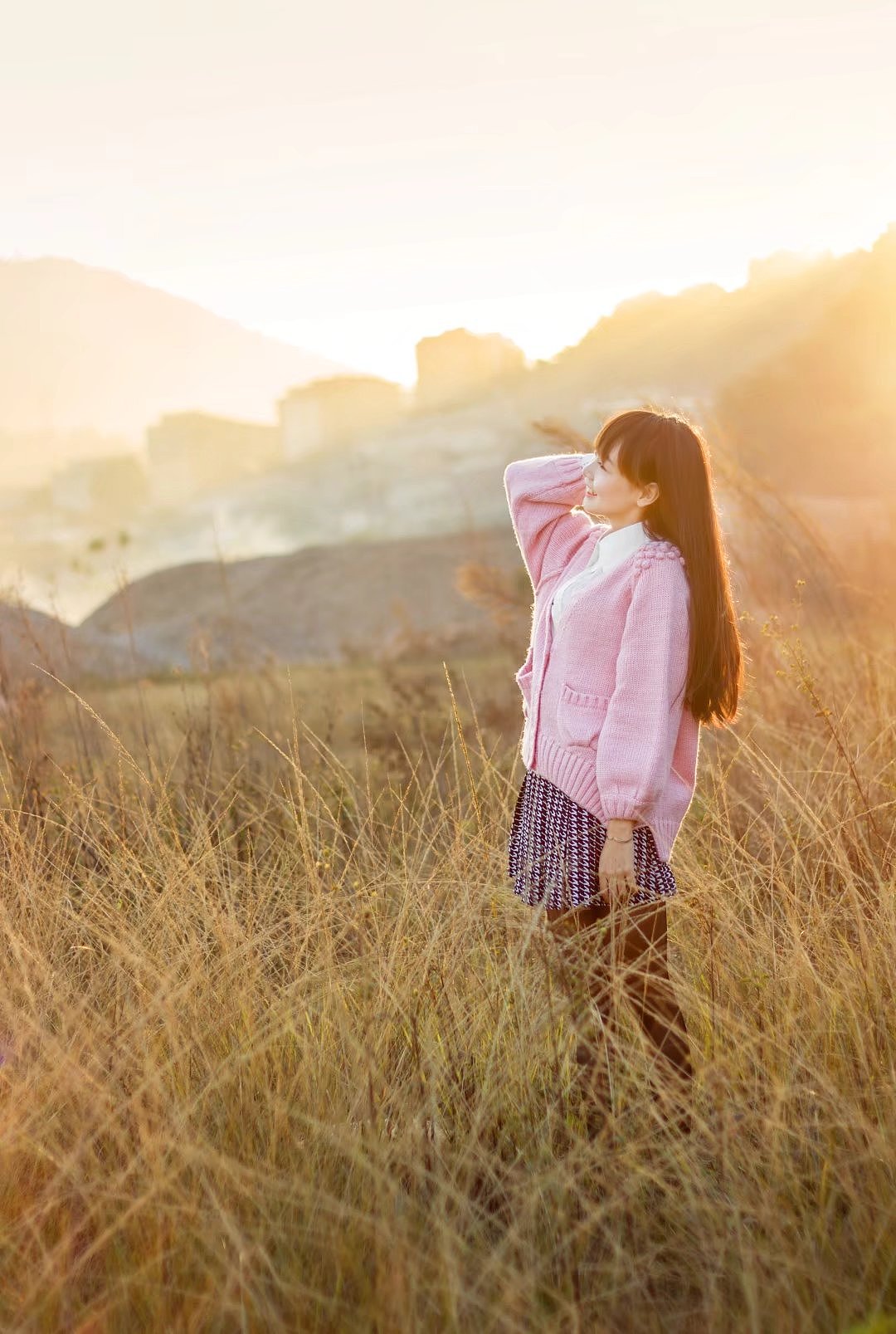 蒹葭苍苍-夕阳下的阿迪丽娜（图ZNzgxMzU5MjQ=） - 人像摄影 - 站酷设计师LONGER图片搬运工原创素材 - 站酷ZCOOL