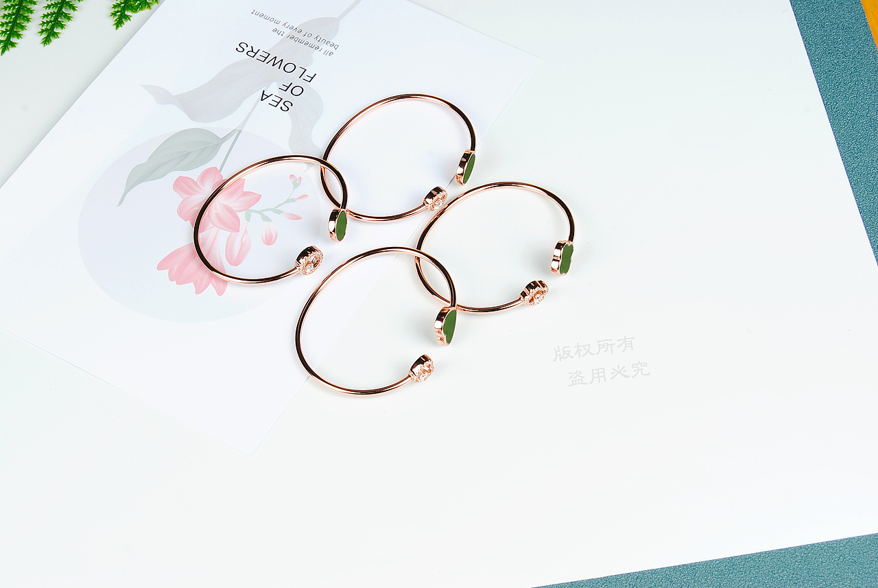 和田玉手镯摆拍幸运草手镯天猫淘宝小清新银镶玉手镯