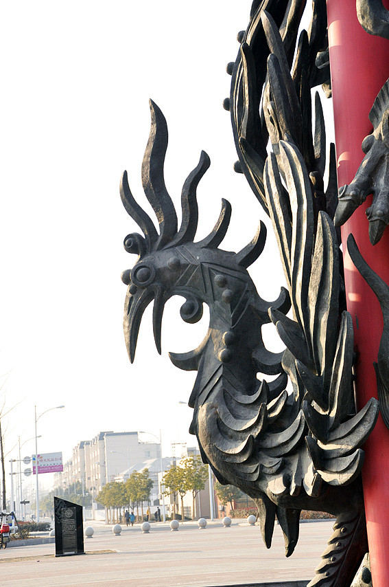 安徽蚌埠龙子湖上的青铜雕塑