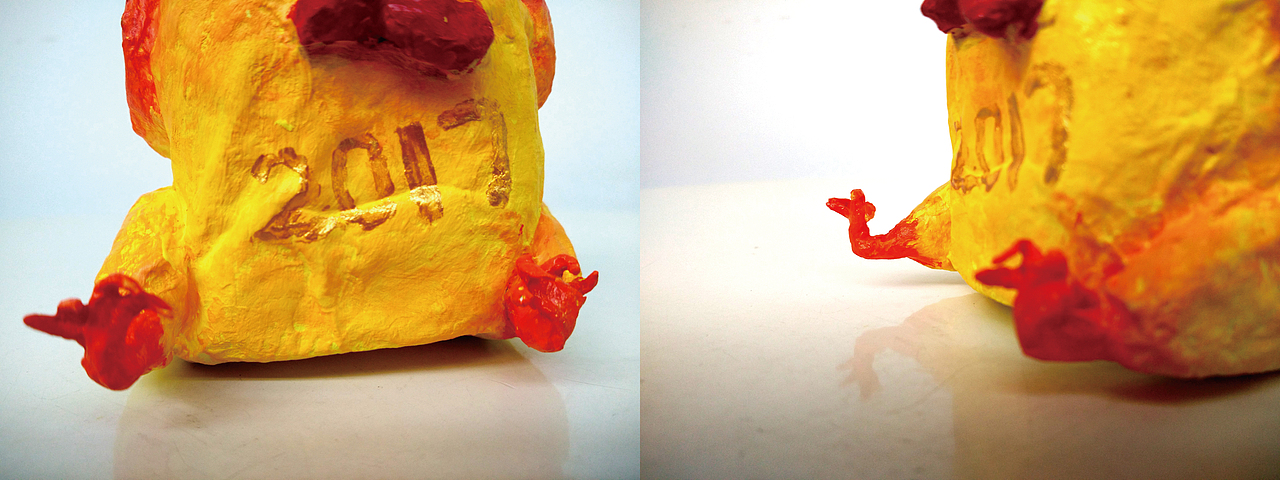 【纸塑】报纸的重生轮回（3）2017/二零一鸡（图ZODMzMTI3MDg=） - 其他手工艺 - 站酷设计师Cyp苹果原创素材 - 站酷ZCOOL