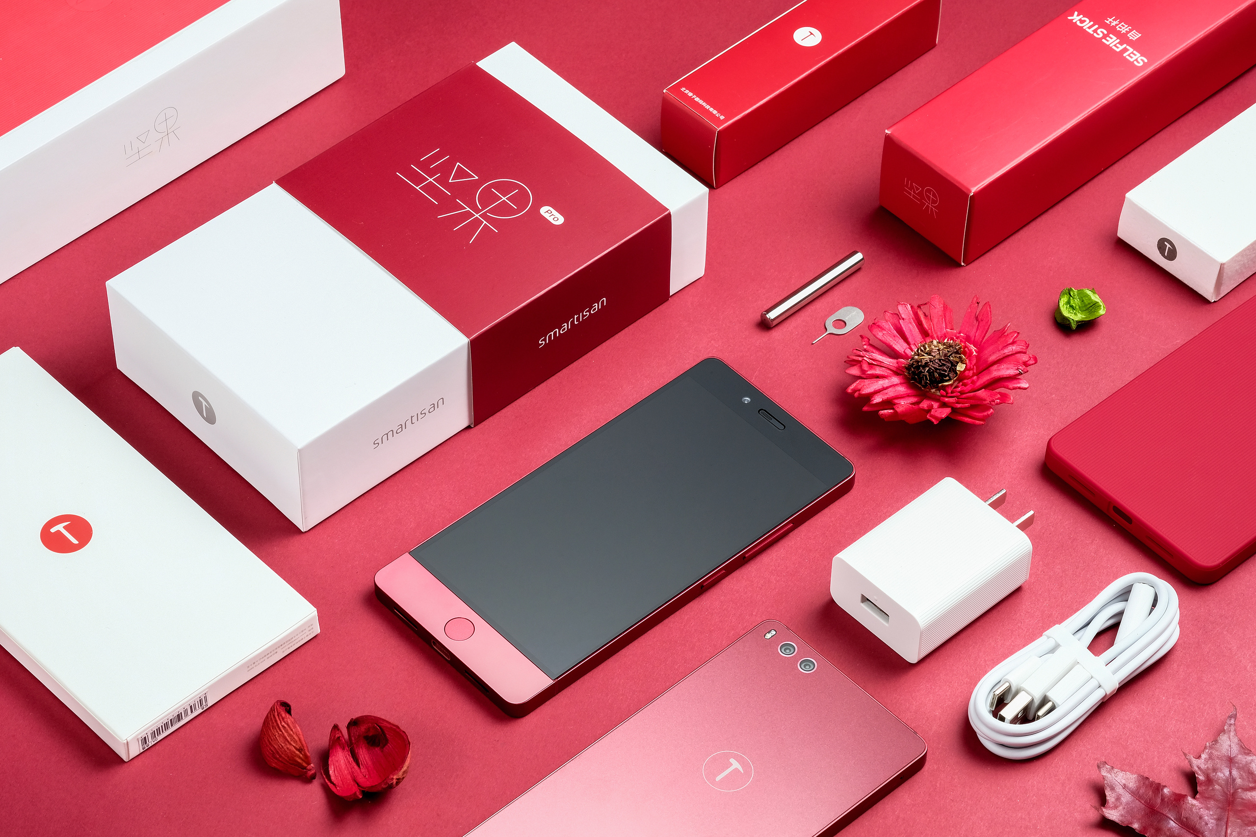 锤子坚果pro酒红色 大红大金的闷骚时代