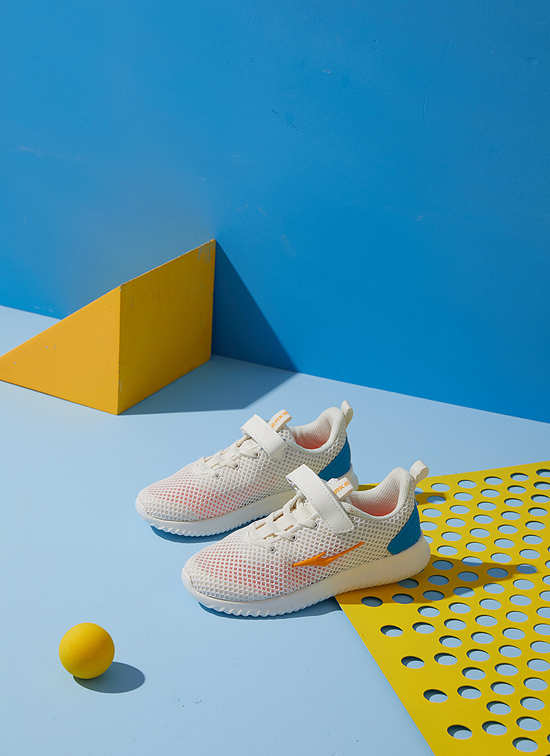 电商摄影l鸿星尔克童鞋