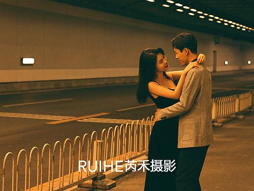 港风王家卫电影感婚纱照，隧道拍出的情绪大片~