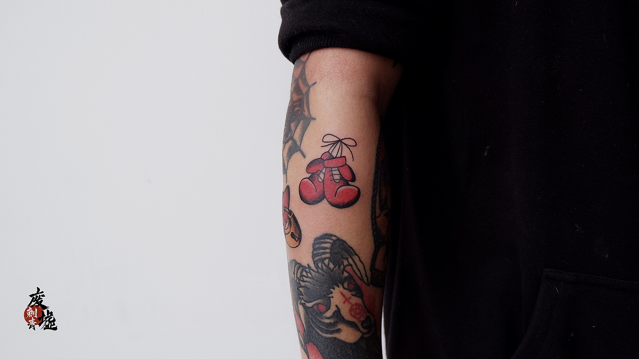 昆明纹身拳击手套08废墟刺青