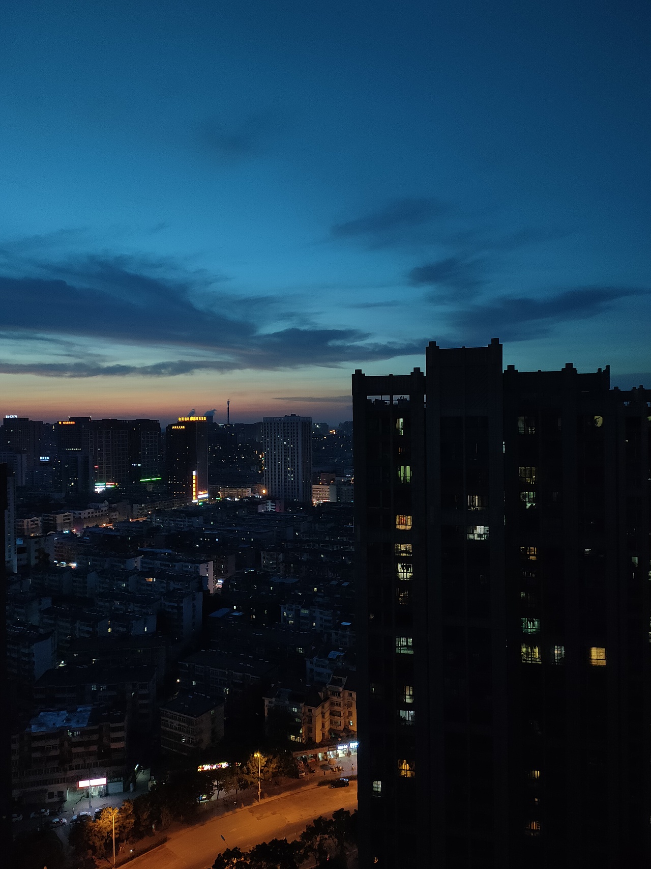 一抹晚霞捕捉橙黄色的浪漫🌅
