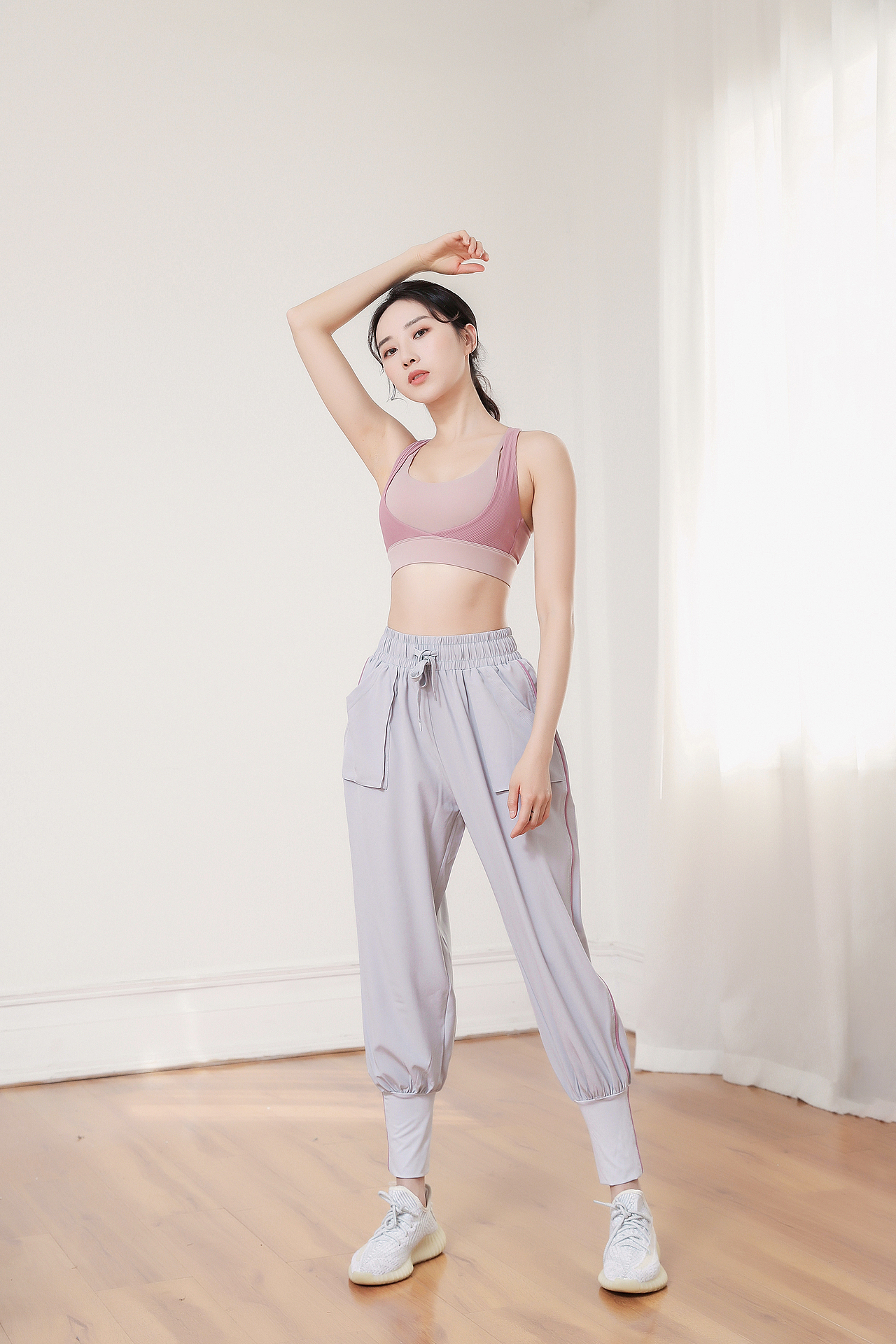瑜伽服模特拍摄 室内场景（图ZMjQ0OTc5NDg0） - 人像摄影 - 站酷设计师摄影师小助助原创素材 - 站酷ZCOOL