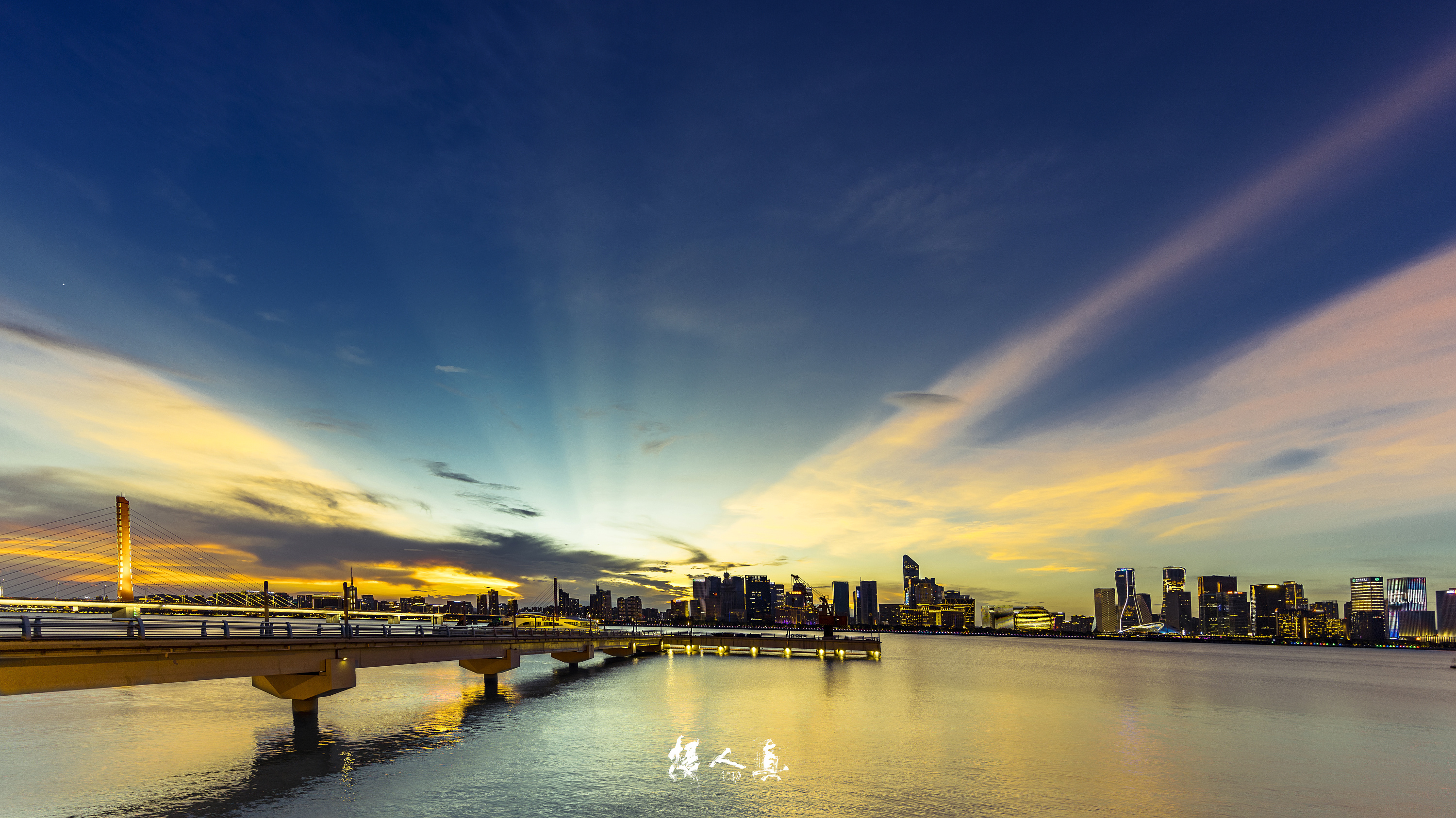 城市傍晚|摄影|环境/建筑|realhuman - 原创作品 - 站酷 (zcool)