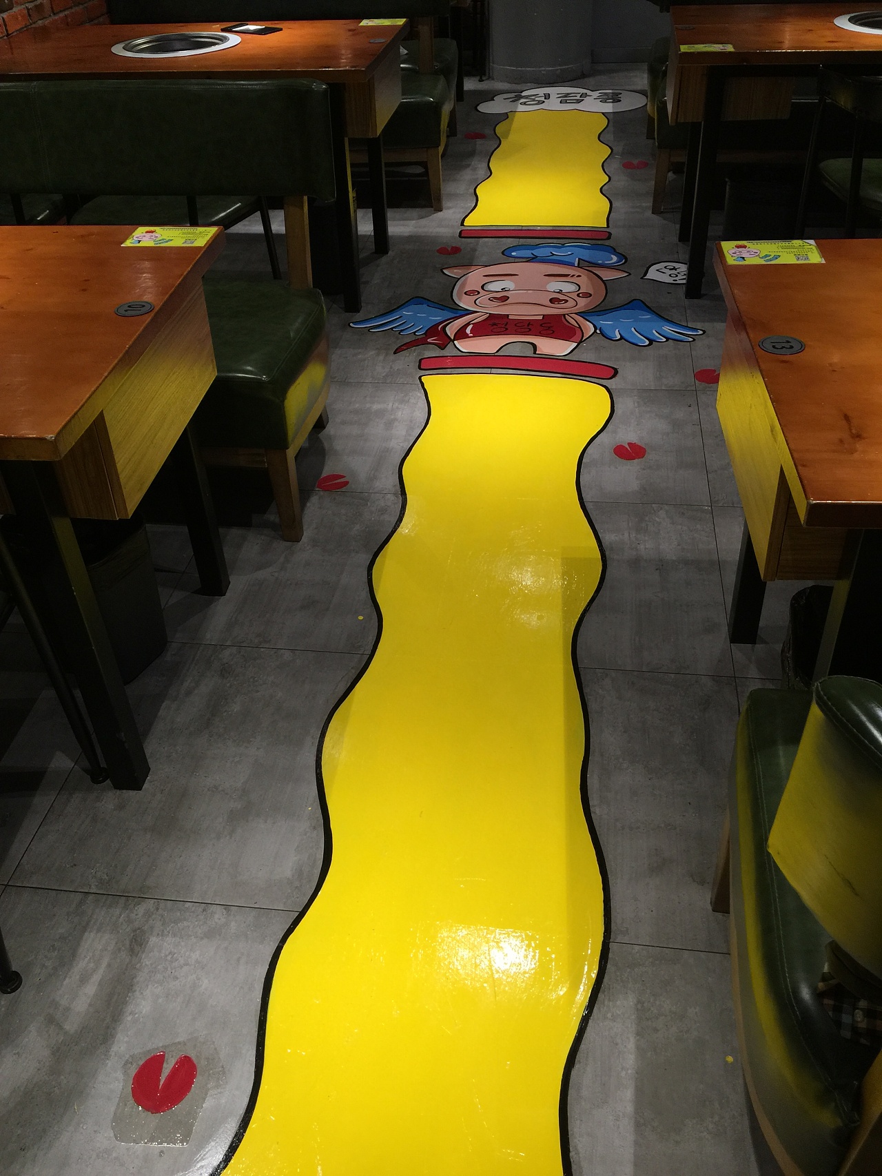 清潭洞地面彩绘