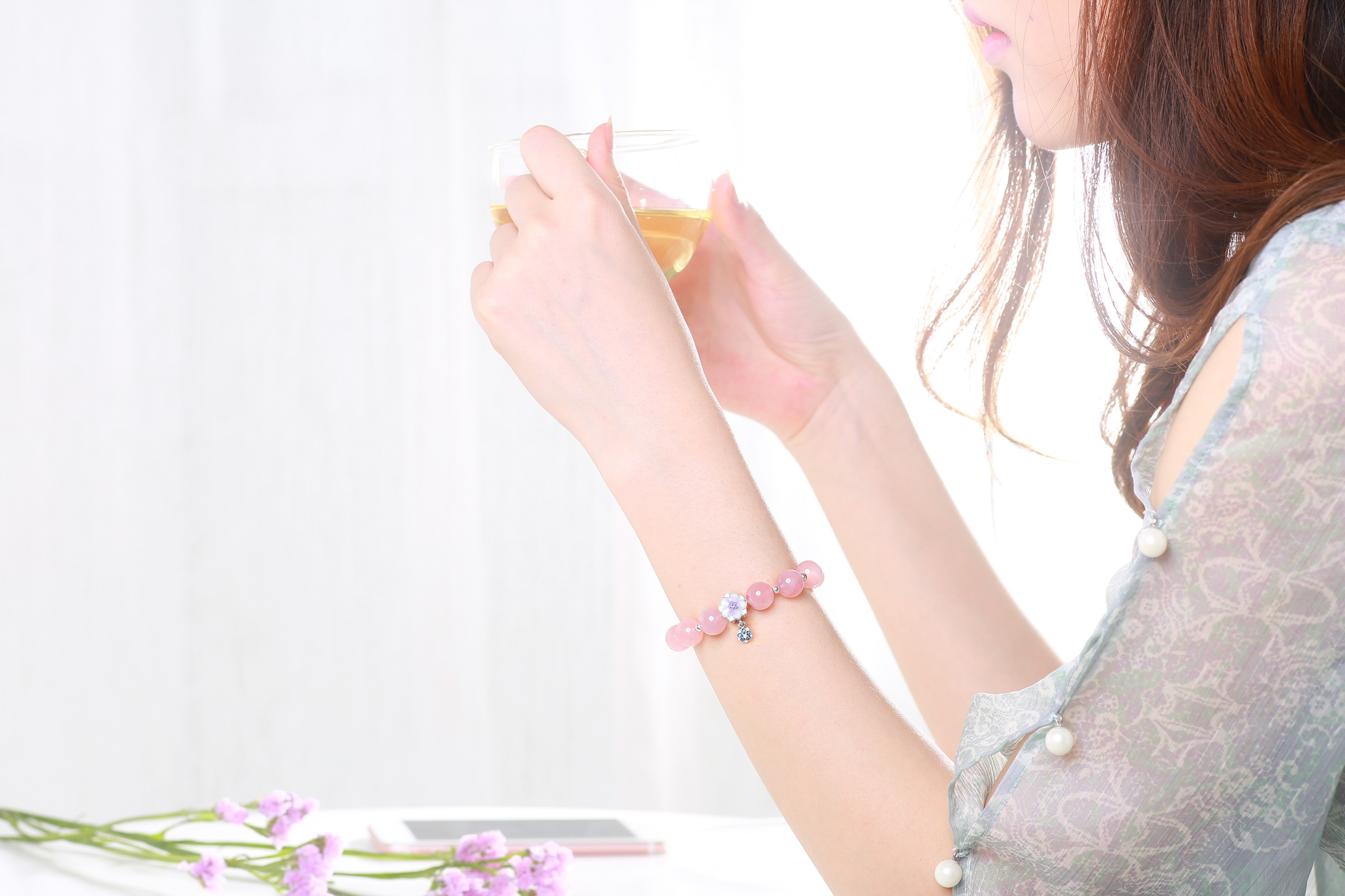 手链静物模特图拍摄