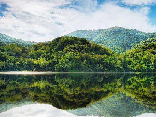湖光山色
