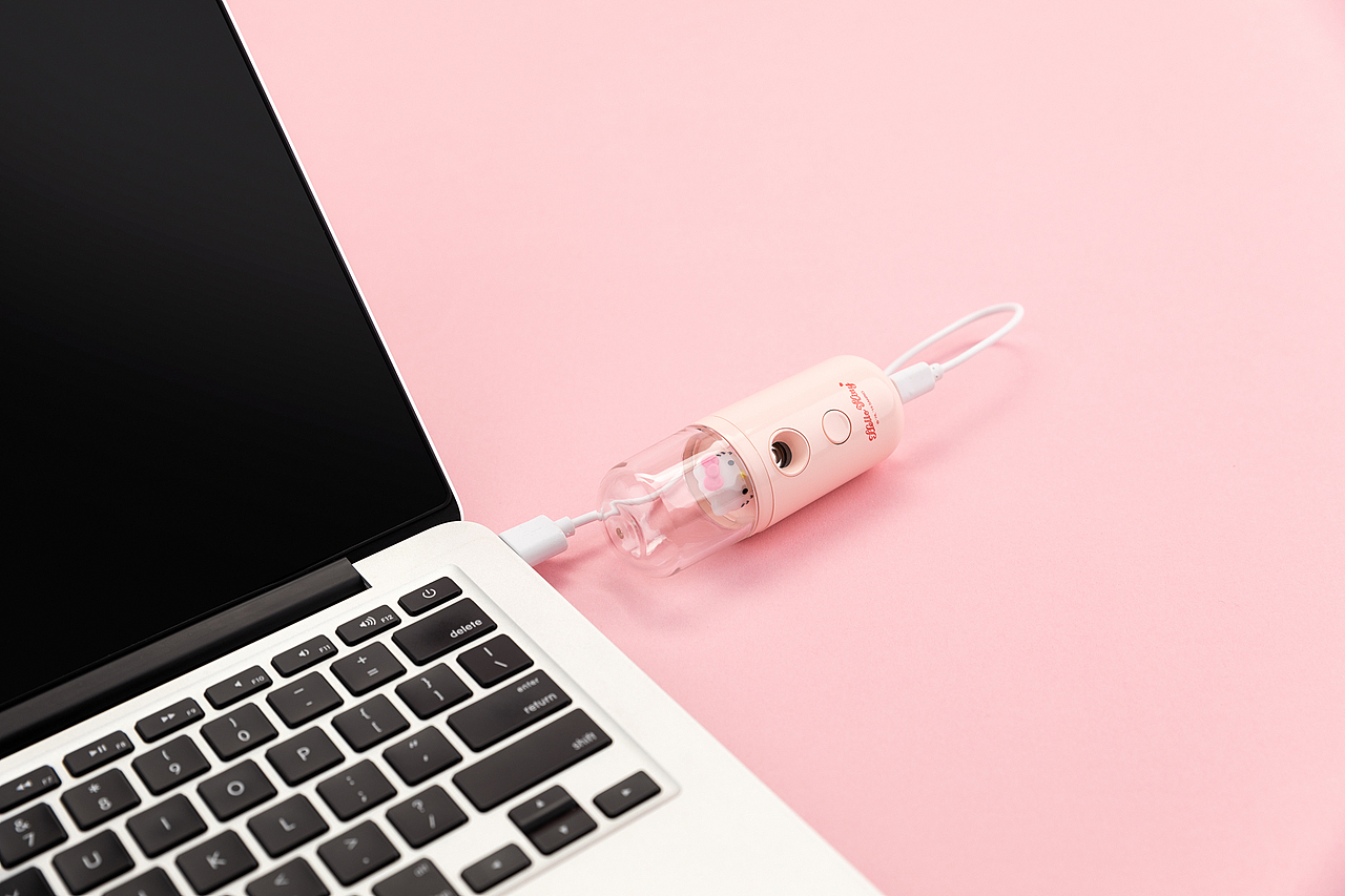 品牌案例丨亿觅Hello Kitty迷你补水仪（图ZMTU3MDA2MjYw） - 产品摄影 - 站酷设计师白底图原创素材 - 站酷ZCOOL