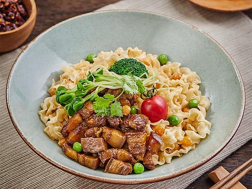 陳八两之瑶柱卤肉干拌面