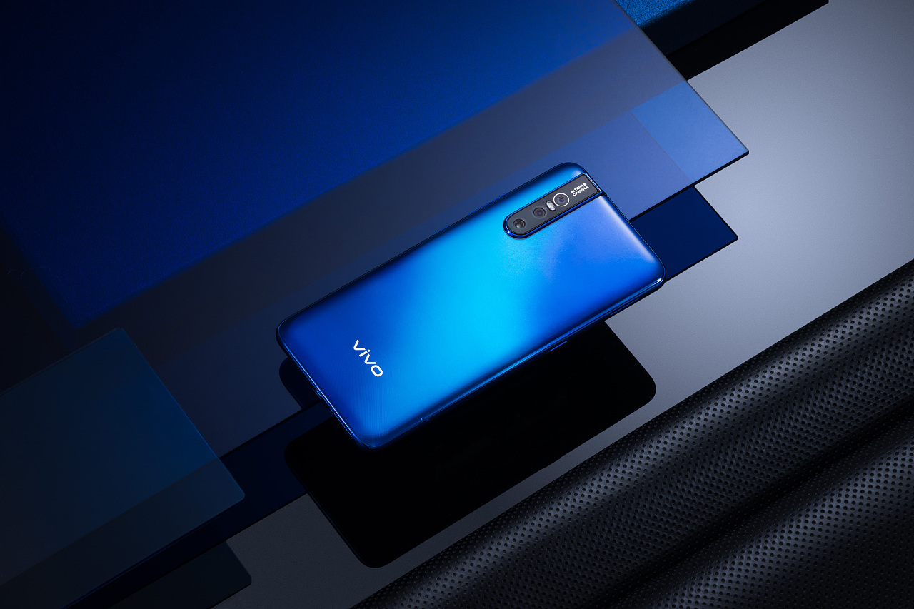 vivos1pro钟情蓝小姐姐上手