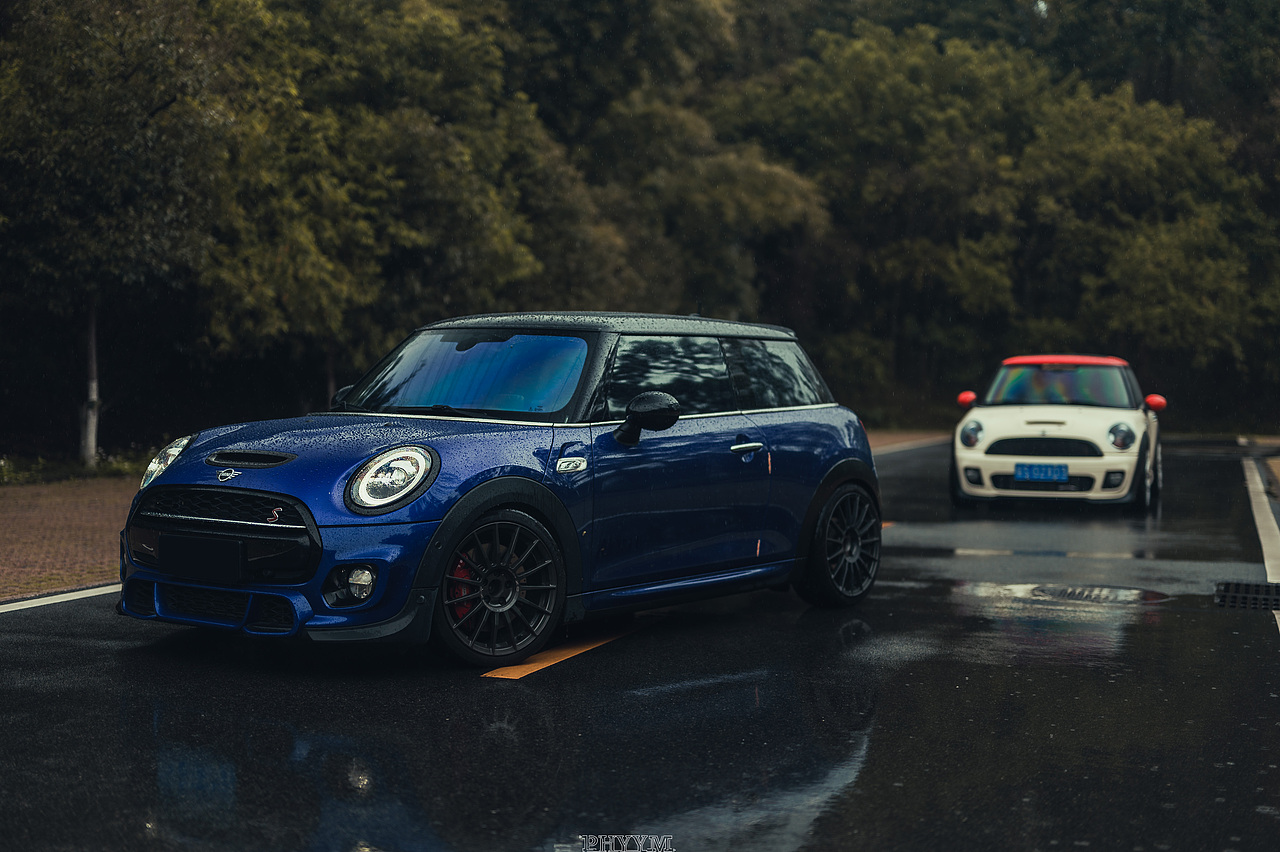 汽車攝影 雨中追逐的mini R&F （圖ZMjkwMzEzMjMy） - 產(chǎn)品攝影 - 站酷設(shè)計師phyym玉米原創(chuàng)素材 - 站酷ZCOOL
